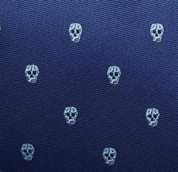 Teenager's Tie with Skulls