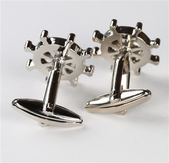 Helm Cufflinks Reverse