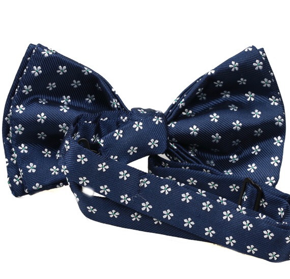 Blue bow tie with daisies reverse