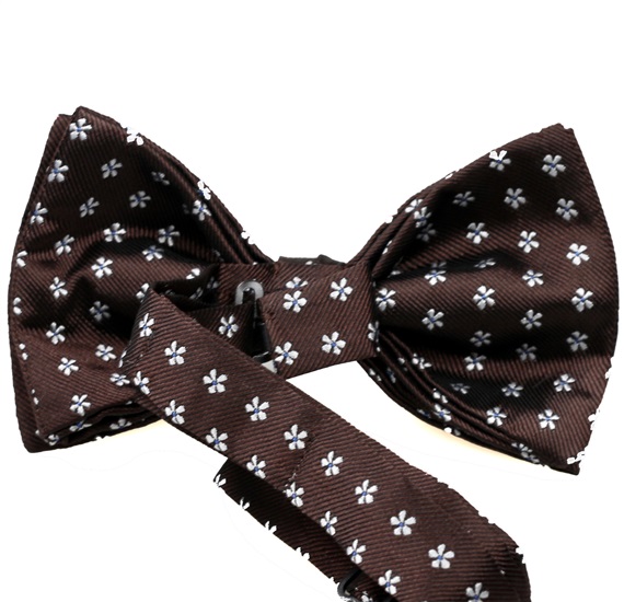 Brown bow tie with white daisies reverse