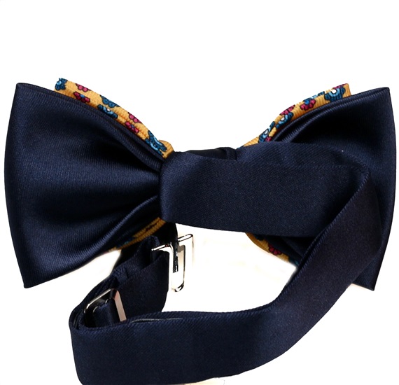 Boy's Bow Tie Daisies