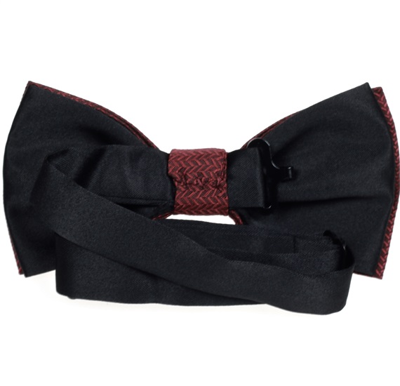Reverse garnet bow tie with spikes